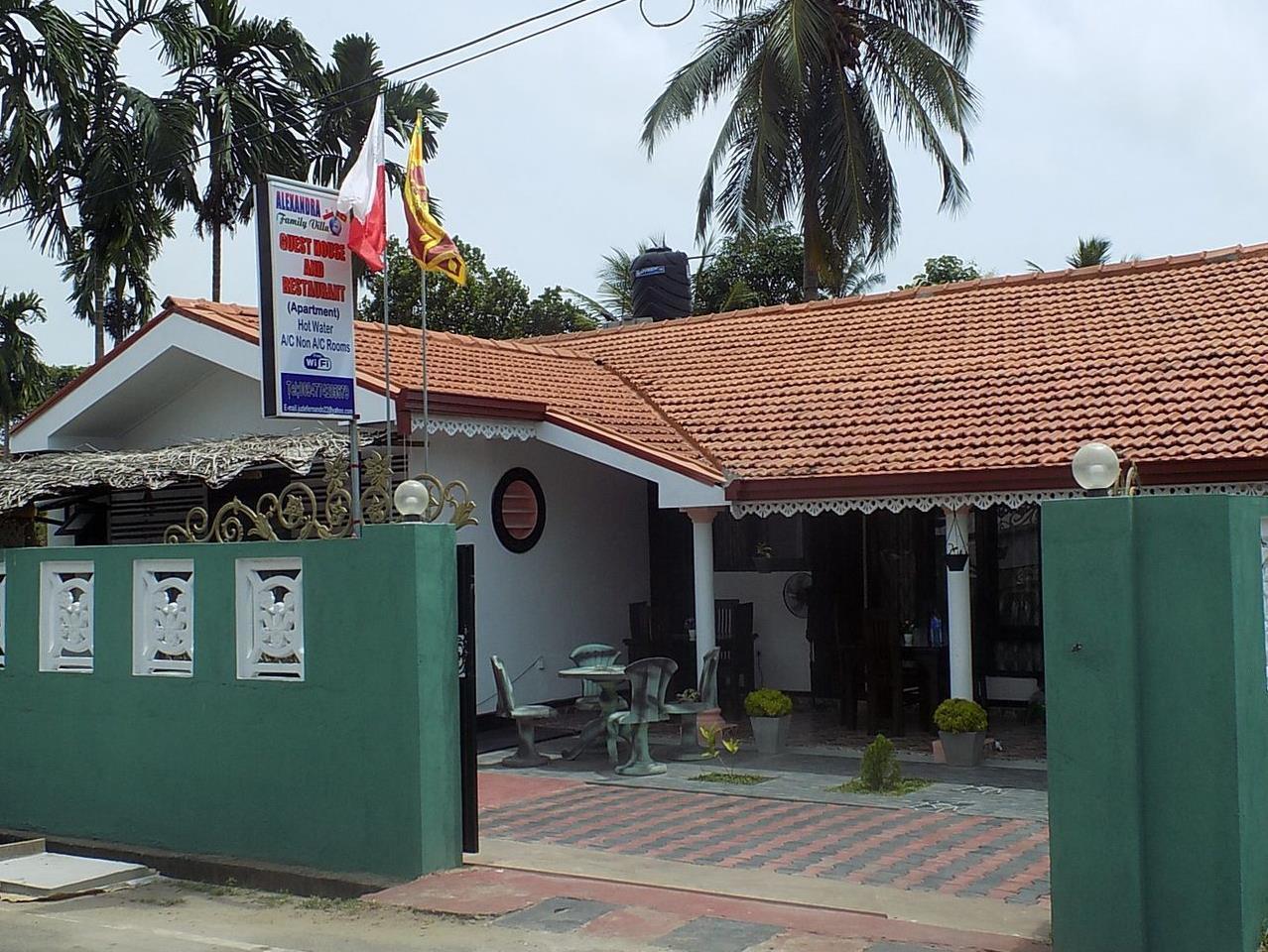 Alexandra Family Villa Negombo Exterior photo
