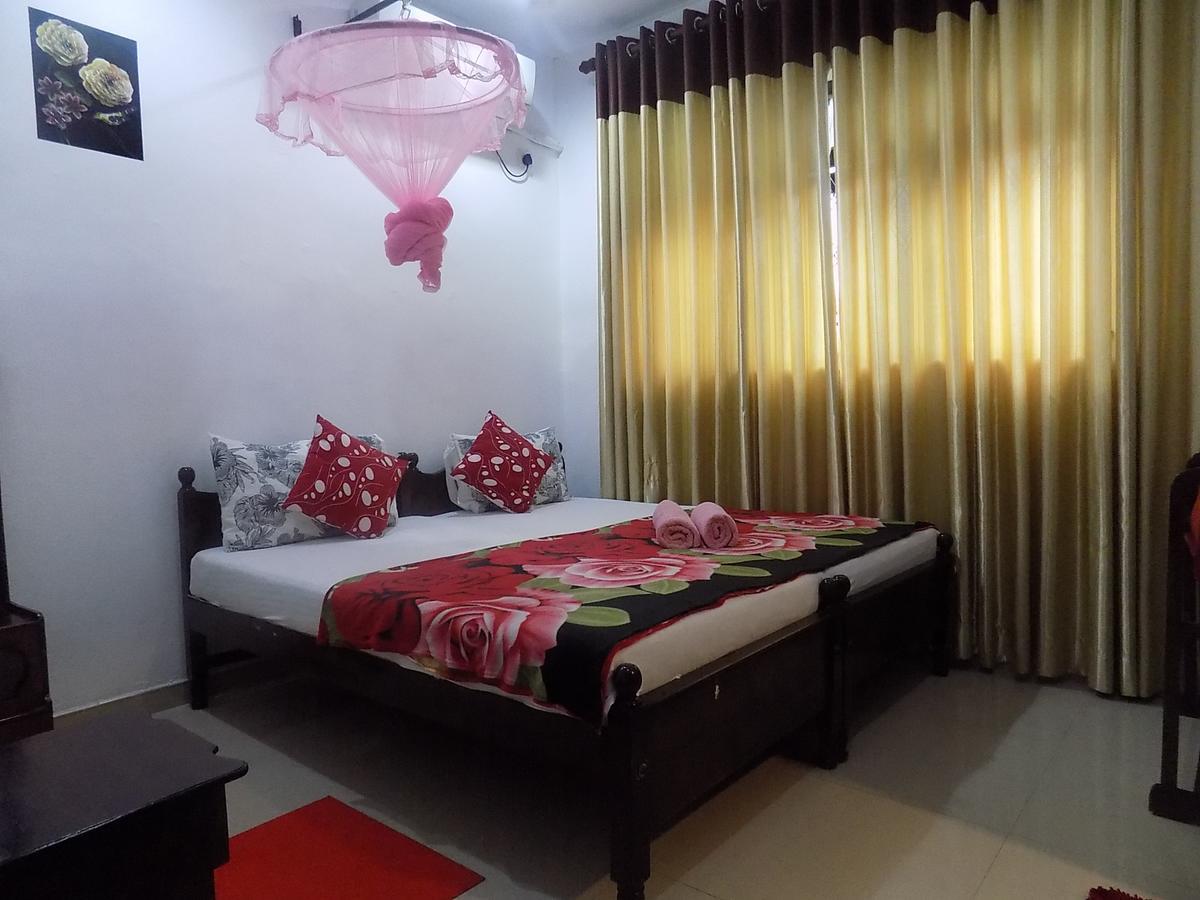 Alexandra Family Villa Negombo Exterior photo