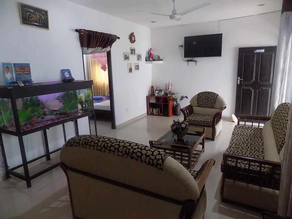 Alexandra Family Villa Negombo Exterior photo