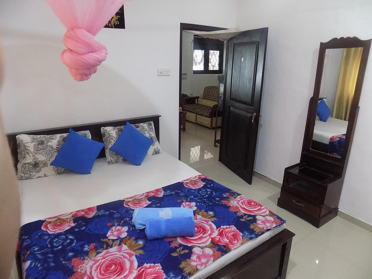 Alexandra Family Villa Negombo Exterior photo