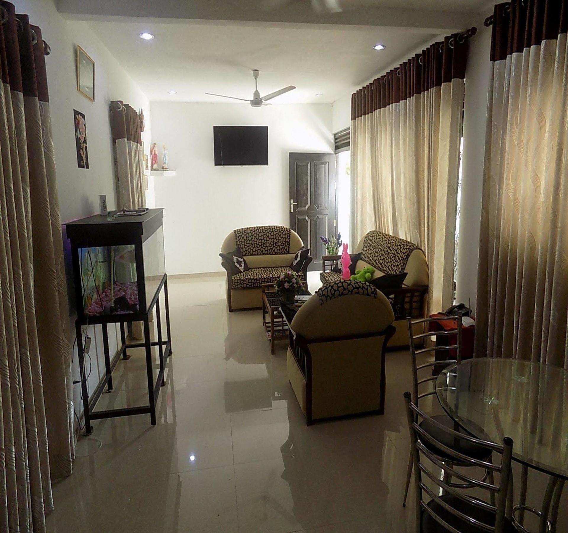 Alexandra Family Villa Negombo Exterior photo