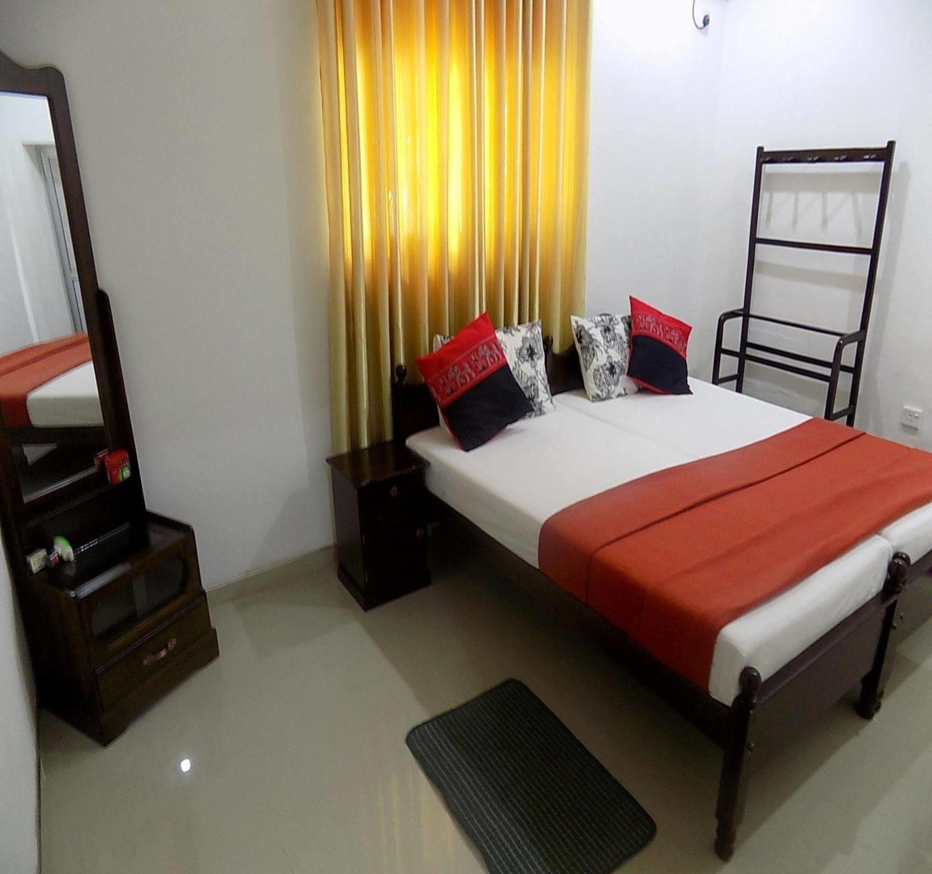 Alexandra Family Villa Negombo Exterior photo