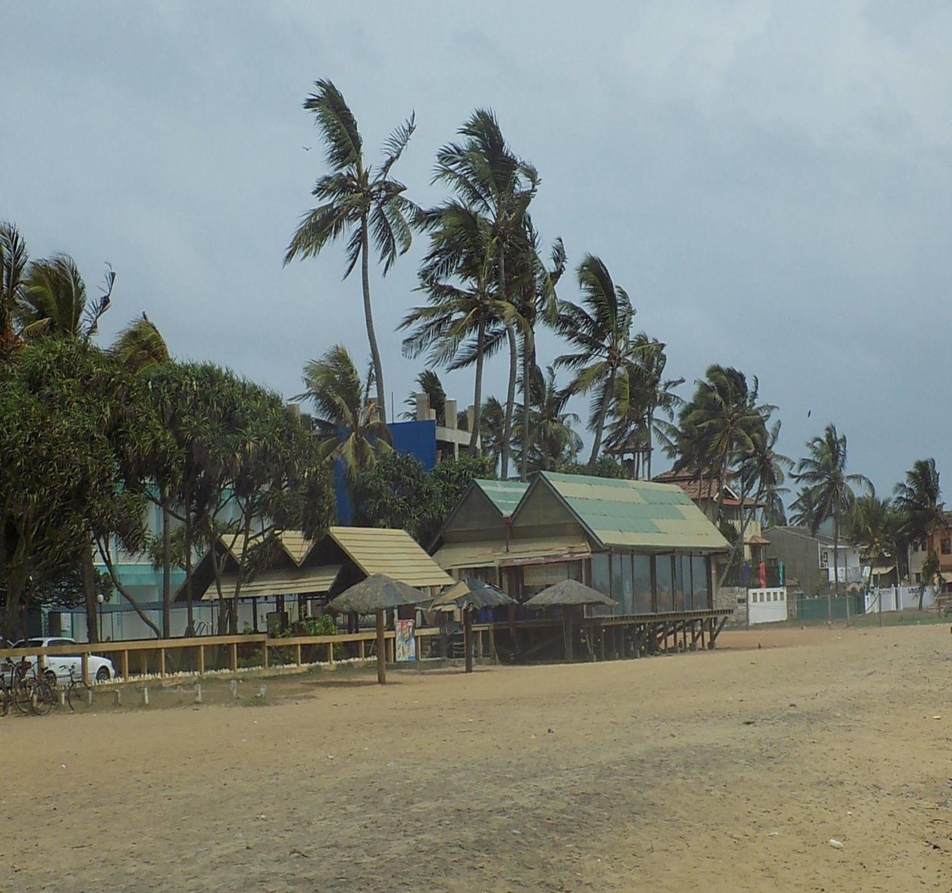 Alexandra Family Villa Negombo Exterior photo