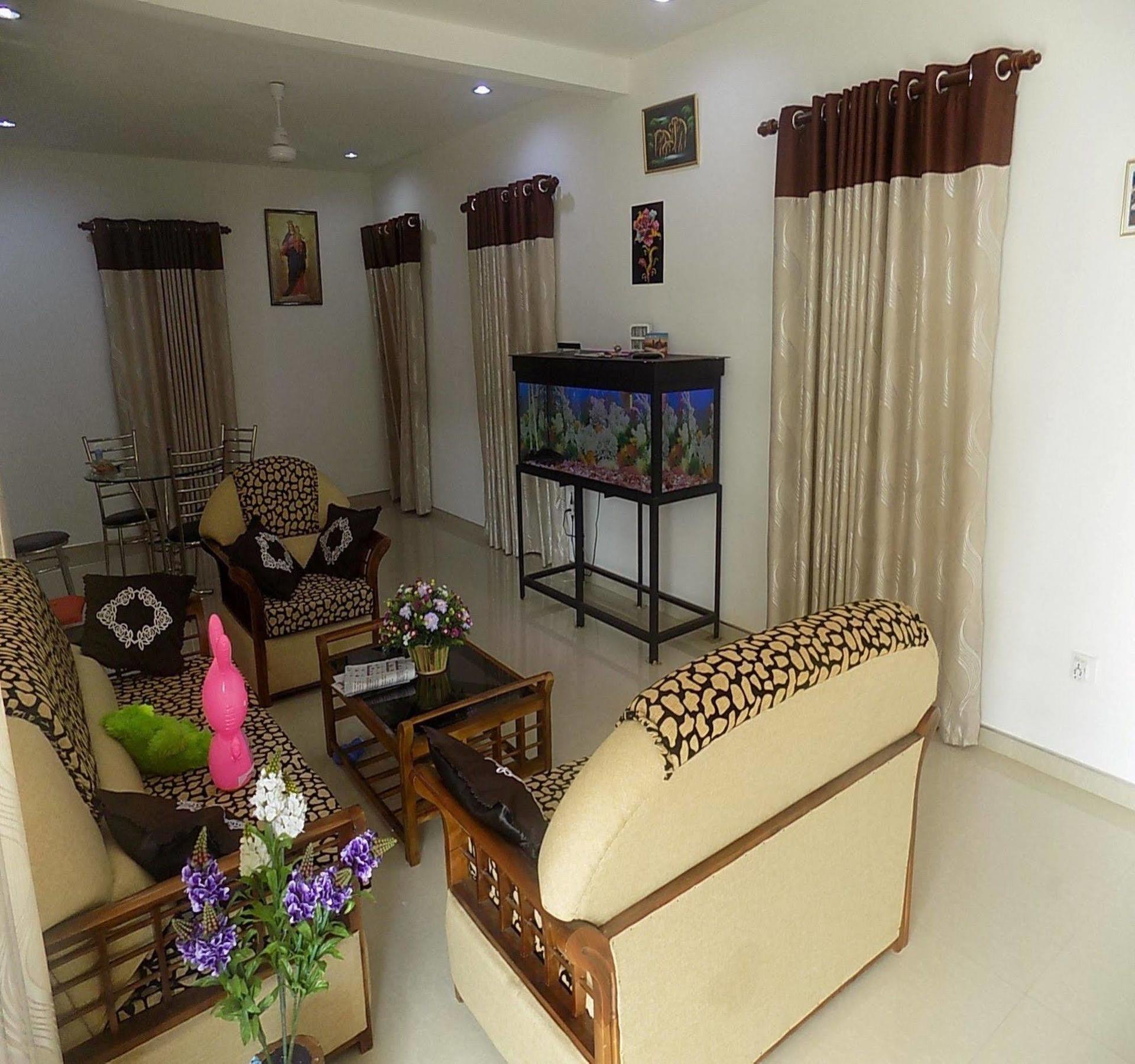 Alexandra Family Villa Negombo Exterior photo