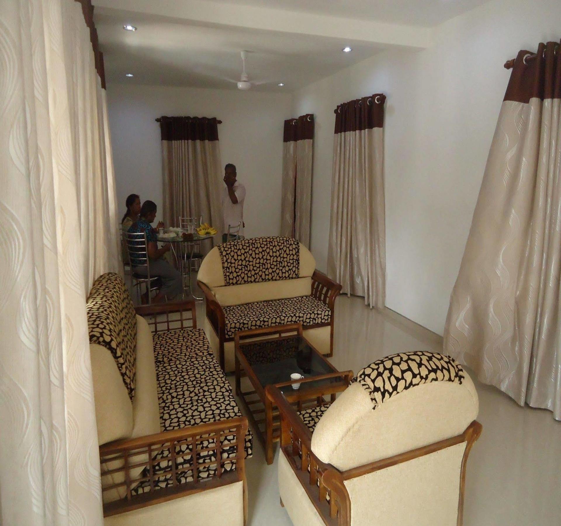 Alexandra Family Villa Negombo Exterior photo