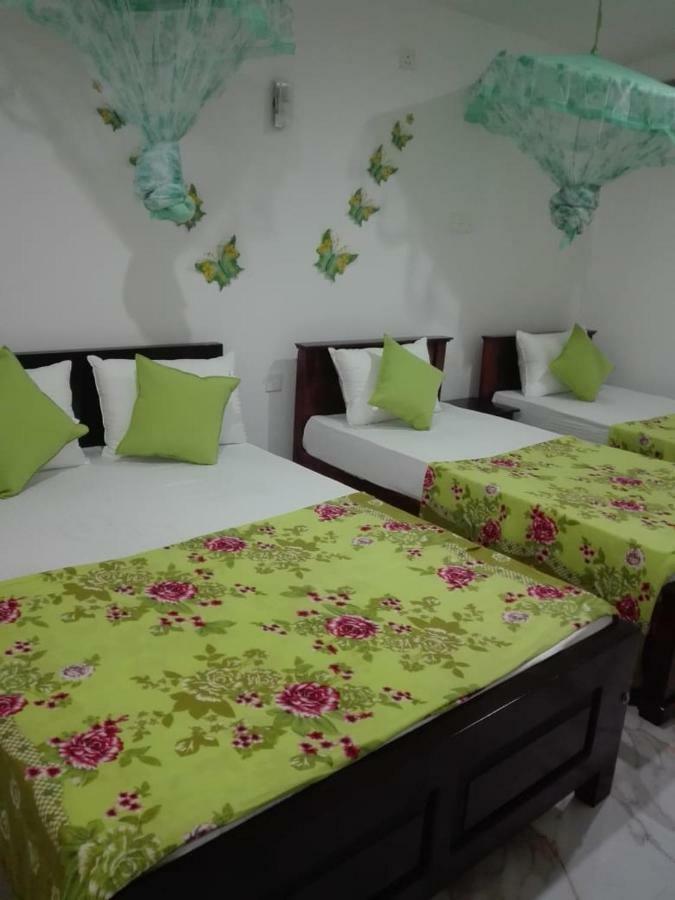 Alexandra Family Villa Negombo Exterior photo